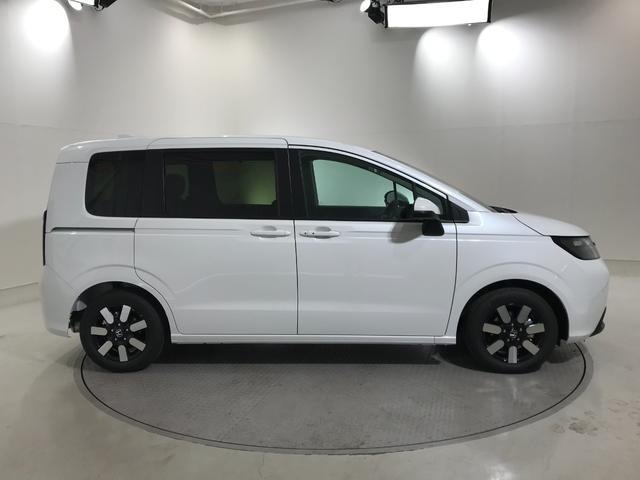 フリード エアー　ＥＸ　登録済未使用車　シートヒーター　アダプティブクルーズ　後席サーキュレーター　衝突軽減ブレーキ　両側電動スライドドア　６人乗り　純正アルミホイール　ホンダセンシング　ＬＥＤライト　コーナーセンサー（11枚目）
