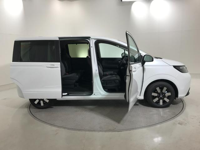 フリード エアー　ＥＸ　登録済未使用車　シートヒーター　アダプティブクルーズ　後席サーキュレーター　衝突軽減ブレーキ　両側電動スライドドア　６人乗り　純正アルミホイール　ホンダセンシング　ＬＥＤライト　コーナーセンサー（12枚目）