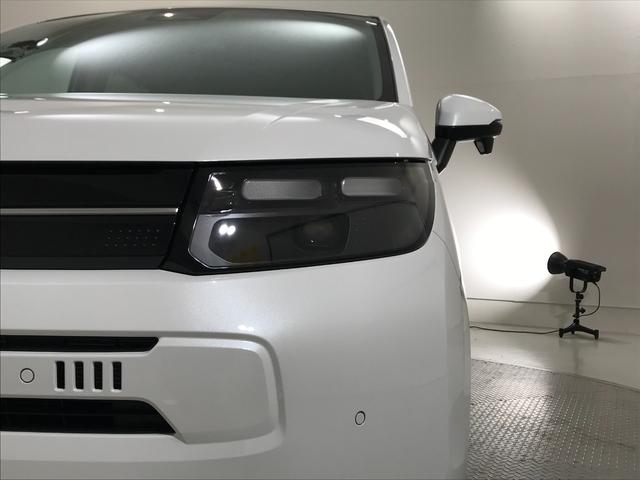 フリード エアー　ＥＸ　登録済未使用車　シートヒーター　アダプティブクルーズ　後席サーキュレーター　衝突軽減ブレーキ　両側電動スライドドア　６人乗り　純正アルミホイール　ホンダセンシング　ＬＥＤライト　コーナーセンサー（15枚目）