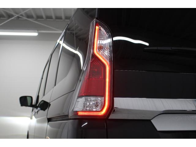 セレナ ハイウェイスター　ＶセレクションＩＩ　社外メモリーナビ　フリップダウンモニター　プロパイロット　アラウンドビューモニター　ＥＴＣ　前後ドライブレコーダー　アダプティブクルーズ　衝突軽減ブレーキ　車線逸脱警報（18枚目）