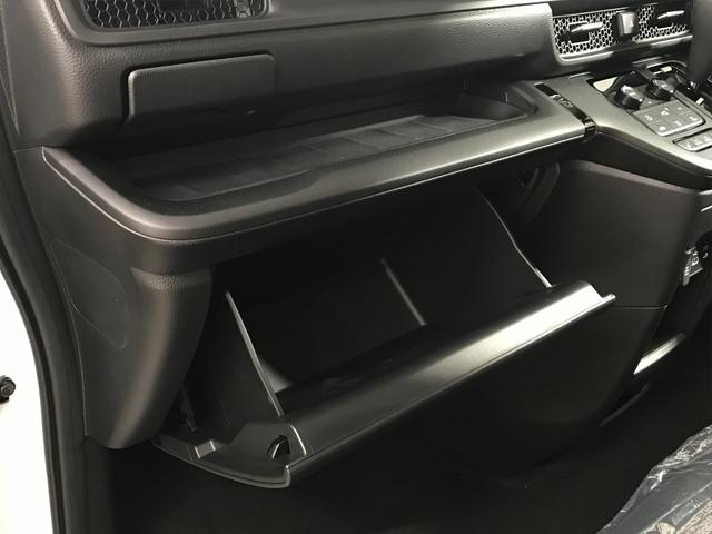 ステップワゴン スパーダ　登録済未使用車　シートヒーター　両側電動スライドドア　ＬＥＤライト　純正アルミホイール　衝突軽減ブレーキ　アダプティブクルーズコントロール　ブラインドスポットインフォメーション（55枚目）