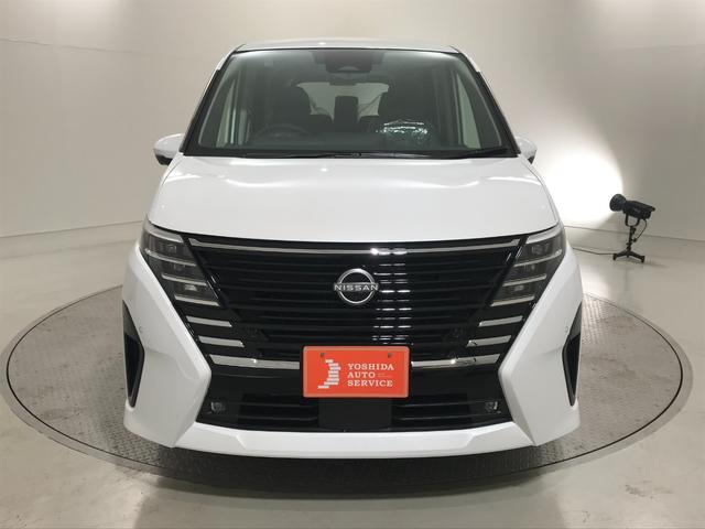 セレナ ｅ－パワー　ハイウェイスターＶ　登録済未使用車　１２．３型日産コネクトナビ　アラウンドビューモニター　ＥＴＣ２．０　アラウンドビューモニター　インテリジェントルームミラー　前後ドライブレコーダー　プロパイロット　ＬＥＤライト（8枚目）