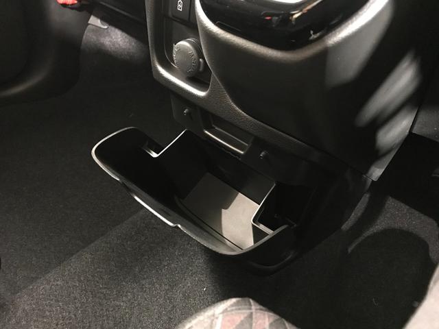 ソリオバンディット ハイブリッドＭＶ　登録済未使用車　全方位モニター付きメモリーナビゲーション　アダプティブクルーズコントロール　運転席助手席シートヒーター　天井サーキュレーター　ヘッドアップディスプレイ　両側電動スライドドア（56枚目）