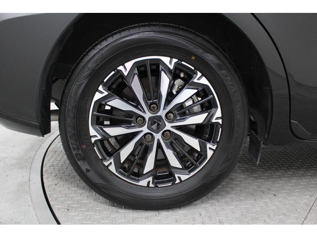 シエンタ ハイブリッドＺ　ディスプレイオーディオプラス　パノラミックビューモニター　天井サーキュレーター　運転席助手席シートヒーター　ＥＴＣ２．０　衝突軽減ブレーキ　レーダークルーズコントロール　車線逸脱防止機能（13枚目）