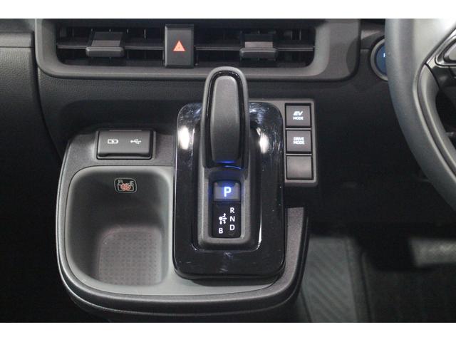 シエンタ ハイブリッドＺ　ディスプレイオーディオプラス　パノラミックビューモニター　天井サーキュレーター　運転席助手席シートヒーター　ＥＴＣ２．０　衝突軽減ブレーキ　レーダークルーズコントロール　車線逸脱防止機能（33枚目）