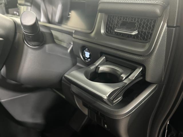 ステップワゴン スパーダ　登録済未使用車　シートヒーター　両側電動スライドドア　ＬＥＤライト　純正アルミホイール　衝突軽減ブレーキ　アダプティブクルーズコントロール　ブラインドスポットインフォメーション（32枚目）