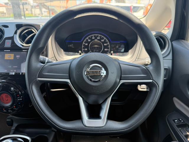 ノート ｅ－パワー　Ｘ　ナビ　ＴＶ視聴　ＣＤ・ＤＶＤ再生　スマートキー　プッシュスタート　オートエアコン　衝突軽減　車線逸脱　横滑り防止　オートライト　電動格納ミラー　パワーウィンドウ　ＥＴＣ（15枚目）