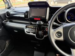 ����¦��ư���饤�ɥɥ��ۿ͵����������ܥ�����󥿥å��ǥɥ��γ��Ĥ��Ǥ������Ǥ��� 2