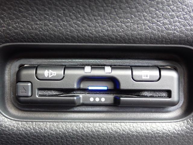 フリード エアー　純正ナビ　フルセグ　Ｒカメラ　ＥＴＣ（10枚目）