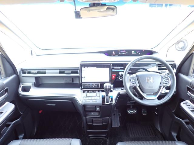 ステップワゴンスパーダ スパーダ・クールスピリットホンダセンシング　１オーナー　禁煙　７人乗り　１０インチ純正ナビ　用品Ｆロアガーニッシュ　前後ドラレコ　用品ＵＳＢチャージャー２口　ＴＶキット　Ｒカメラ　ＥＴＣ　両側電動スライドドア　シートヒーター　トリプルエアコン（6枚目）