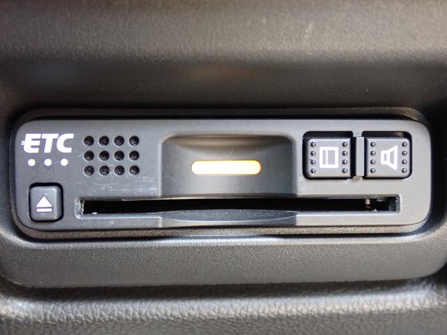 ステップワゴンスパーダ スパーダ・クールスピリットホンダセンシング　１オーナー　禁煙　７人乗り　１０インチ純正ナビ　用品Ｆロアガーニッシュ　前後ドラレコ　用品ＵＳＢチャージャー２口　ＴＶキット　Ｒカメラ　ＥＴＣ　両側電動スライドドア　シートヒーター　トリプルエアコン（10枚目）