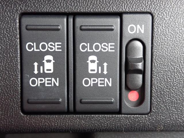 ステップワゴンスパーダ スパーダ・クールスピリットホンダセンシング　１オーナー　禁煙　７人乗り　１０インチ純正ナビ　用品Ｆロアガーニッシュ　前後ドラレコ　用品ＵＳＢチャージャー２口　ＴＶキット　Ｒカメラ　ＥＴＣ　両側電動スライドドア　シートヒーター　トリプルエアコン（11枚目）