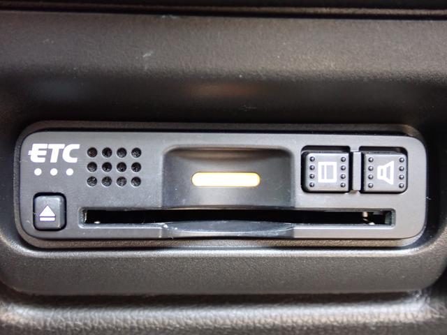 ステップワゴンスパーダ スパーダホンダセンシング 禁煙車 純正7インチナビ フルセグ DVD再生 BT USB 衝突軽減ブレーキ 誤発進抑制 Rカメラ ETC 純正アルミ 両側PSD サンシェード 前後ドラレコ TVキャンセラー ターボ パドルシフト(10枚目)