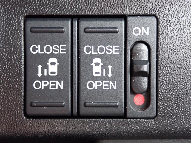 ステップワゴンスパーダ スパーダホンダセンシング 禁煙車 純正7インチナビ フルセグ DVD再生 BT USB 衝突軽減ブレーキ 誤発進抑制 Rカメラ ETC 純正アルミ 両側PSD サンシェード 前後ドラレコ TVキャンセラー ターボ パドルシフト(12枚目)