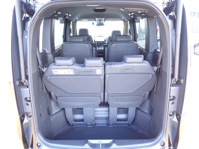 ステップワゴン ｅ：ＨＥＶスパーダ　純正ナビ　フルセグ　Ｒカメラ　ＥＴＣ　両側電動スライドドア　ドライブレコーダー前　電子パーキング　オットマン　シートバックテーブル　障害物センサー　サンシェード　ＴＶジャック　ホンダコネクト（23枚目）