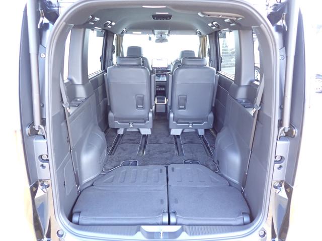 ステップワゴン ｅ：ＨＥＶスパーダ　純正ナビ　フルセグ　Ｒカメラ　ＥＴＣ　両側電動スライドドア　ドライブレコーダー前　電子パーキング　オットマン　シートバックテーブル　障害物センサー　サンシェード　ＴＶジャック　ホンダコネクト（24枚目）