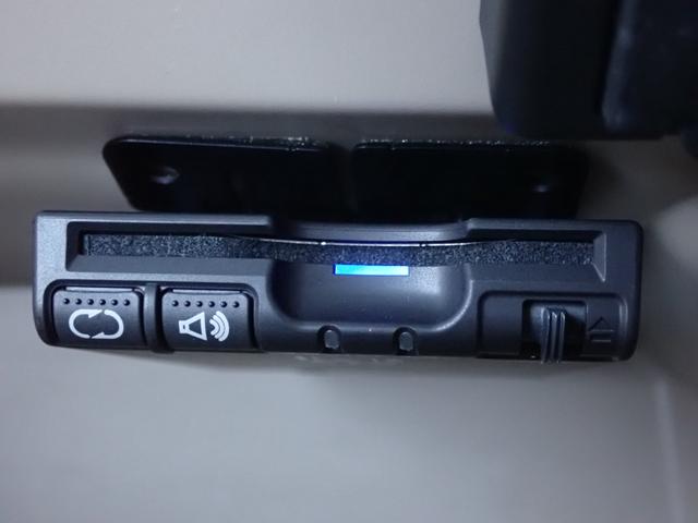 Ｎ－ＢＯＸ Ｇ・Ｌパッケージ　純正メモリーナビ　ＤＶＤ再生　Ｒカメラ　ＥＴＣ　左パワースライド　ドアハンドルＰＴ　ドアバイザー　ＵＳＢ接続ジャック　アームレスト　リア席サンシェード　ホンダあんしんパッケージ（8枚目）