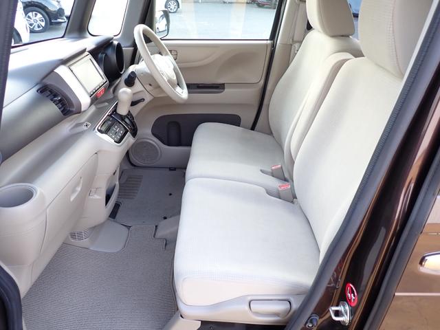 Ｎ－ＢＯＸ Ｇ・Ｌパッケージ　純正メモリーナビ　ＤＶＤ再生　Ｒカメラ　ＥＴＣ　左パワースライド　ドアハンドルＰＴ　ドアバイザー　ＵＳＢ接続ジャック　アームレスト　リア席サンシェード　ホンダあんしんパッケージ（20枚目）