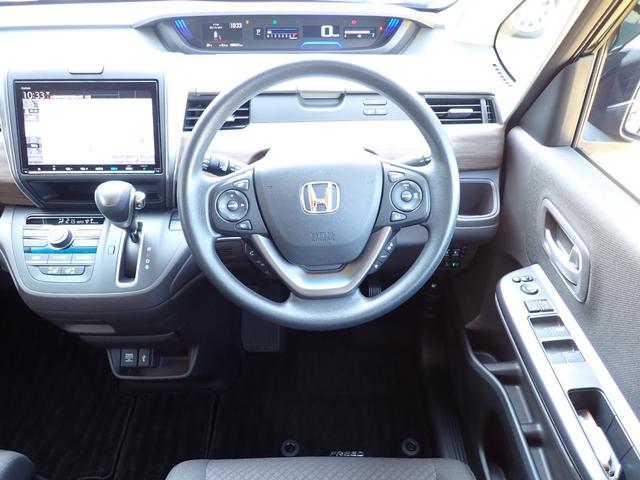 フリード Ｇ　当社元レンタカー　禁煙　６人乗　９インチ純正ナビ　両側電動スライド　前ドラレコ　ＥＴＣ　Ｒカメラ　　誤発進抑制機能　衝突軽減ブレーキ　シートヒーター　オートリトラミラー　ＵＳＢ　ＢＴ　ＤＶＤ　ＣＤ録音（28枚目）