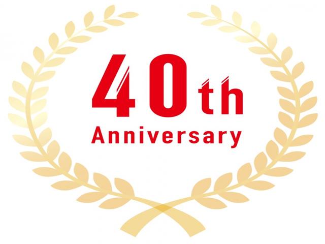 ヴェゼル ｅ：ＨＥＶＺ　１オーナー　禁煙　メーカー純正コネクナビ　純正用品　フロント／サイド／リヤロアスカート　室内イルミネーション　フットライト　ステップガーニッシュ　前後ドラレコ　ＥＴＣ２　ＴＶキット　パワーテールゲート（3枚目）