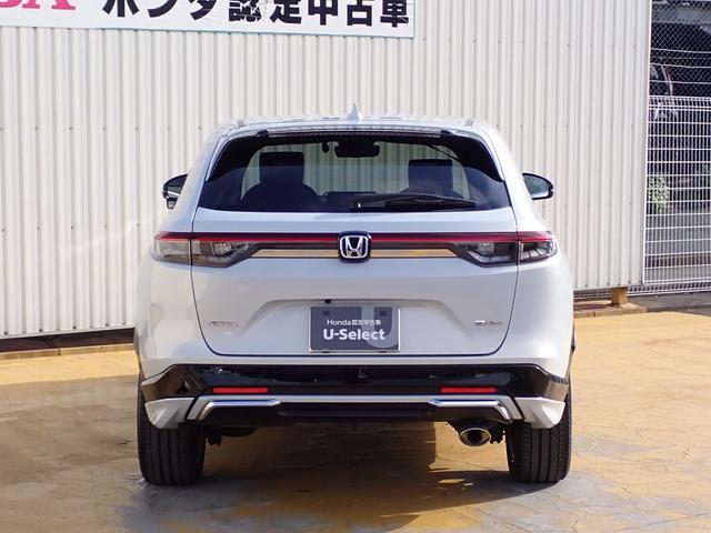 ヴェゼル ｅ：ＨＥＶＺ　１オーナー　禁煙　メーカー純正コネクナビ　純正用品　フロント／サイド／リヤロアスカート　室内イルミネーション　フットライト　ステップガーニッシュ　前後ドラレコ　ＥＴＣ２　ＴＶキット　パワーテールゲート（19枚目）