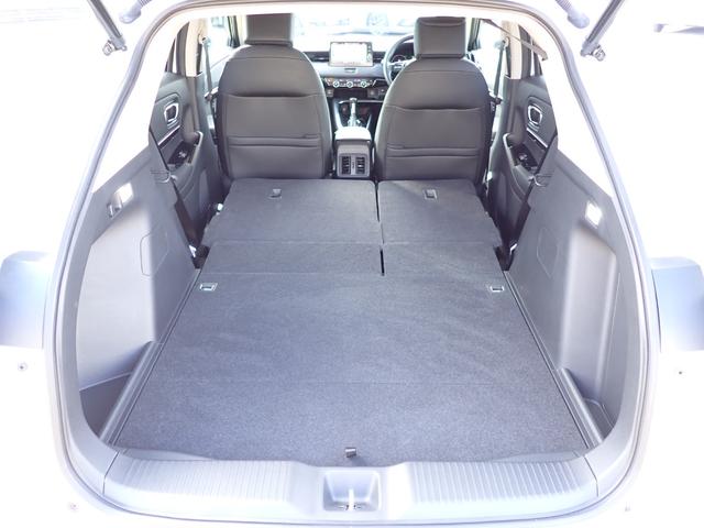 ヴェゼル ｅ：ＨＥＶＺ　１オーナー　禁煙　メーカー純正コネクナビ　純正用品　フロント／サイド／リヤロアスカート　室内イルミネーション　フットライト　ステップガーニッシュ　前後ドラレコ　ＥＴＣ２　ＴＶキット　パワーテールゲート（27枚目）