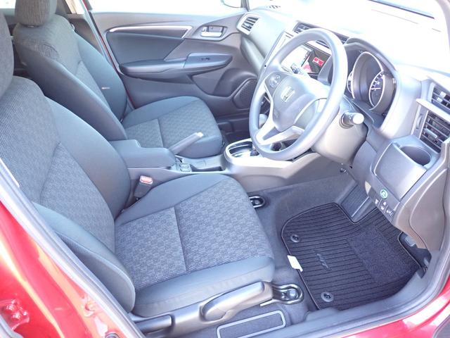 フィット １３Ｇ・Ｆコンフォートエディション　１オーナー　禁煙　７インチ純正ナビ　Ｒカメラ　ＥＴＣ　シートヒーター　オートリトラミラー　衝突軽減ブレーキ　プライバシーガラス　フルセグ　ＤＶＤ再生　ＢＴ　アームレスト　スマートキー　サイドエアバッグ（20枚目）