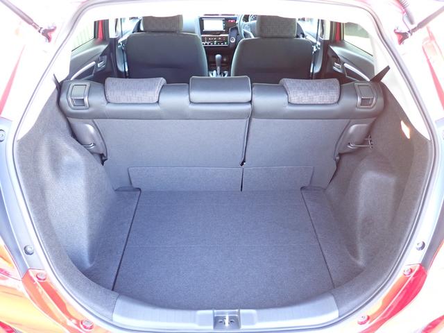 フィット １３Ｇ・Ｆコンフォートエディション　１オーナー　禁煙　７インチ純正ナビ　Ｒカメラ　ＥＴＣ　シートヒーター　オートリトラミラー　衝突軽減ブレーキ　プライバシーガラス　フルセグ　ＤＶＤ再生　ＢＴ　アームレスト　スマートキー　サイドエアバッグ（24枚目）