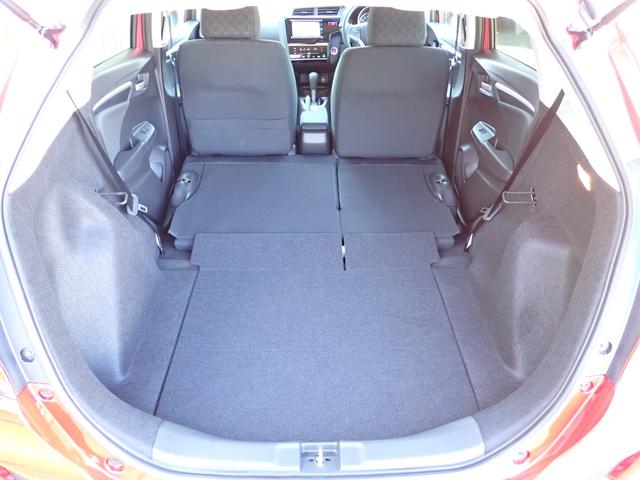 フィット １３Ｇ・Ｆコンフォートエディション　１オーナー　禁煙　７インチ純正ナビ　Ｒカメラ　ＥＴＣ　シートヒーター　オートリトラミラー　衝突軽減ブレーキ　プライバシーガラス　フルセグ　ＤＶＤ再生　ＢＴ　アームレスト　スマートキー　サイドエアバッグ（25枚目）