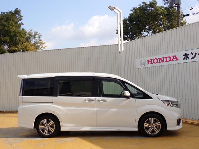 ステップワゴンスパーダ e:HEVスパーダG・EXホンダセンシング 1オーナー 禁煙 7人乗 10インチ純正ナビ 光のアイテムパッケージ 前後ドラレコ駐車時録画 TVキット Rカメラ ETC2.0 両側電動スライド シートヒーター テーブル オートリトラミラー(17枚目)