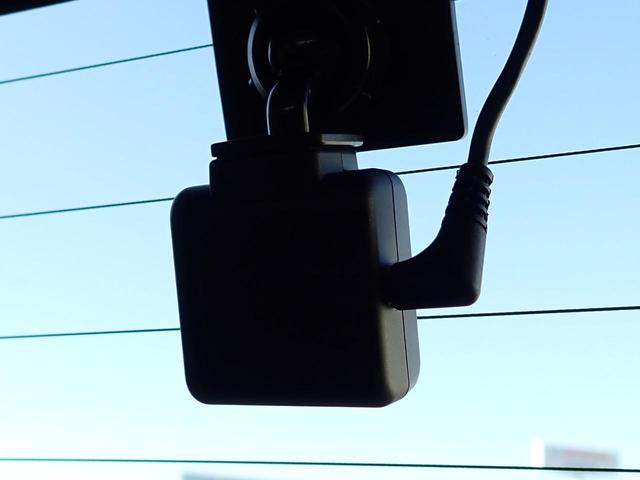 フリード Ｇ・ホンダセンシング　６人乗り　禁煙　７インチ純正ナビ　用品フロントグリル　前後ドラレコ　ＴＶキット　両側電動スライドドア　Ｒカメラ　ＥＴＣ　フルセグ　ＤＶＤ　ＢＴ　衝突軽減ブレーキ　誤発進抑制　ハロゲンヘッドライト（11枚目）