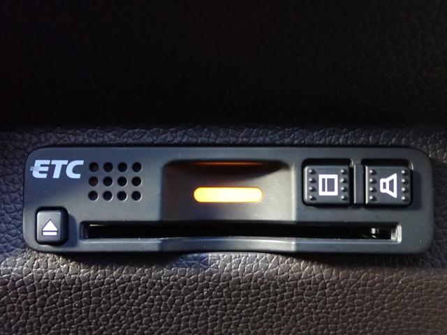 フリード Ｇ・ホンダセンシング　６人乗り　禁煙　７インチ純正ナビ　用品フロントグリル　前後ドラレコ　ＴＶキット　両側電動スライドドア　Ｒカメラ　ＥＴＣ　フルセグ　ＤＶＤ　ＢＴ　衝突軽減ブレーキ　誤発進抑制　ハロゲンヘッドライト（12枚目）