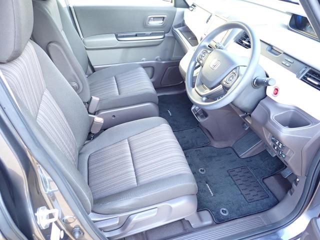 フリード Ｇ・ホンダセンシング　６人乗り　禁煙　７インチ純正ナビ　用品フロントグリル　前後ドラレコ　ＴＶキット　両側電動スライドドア　Ｒカメラ　ＥＴＣ　フルセグ　ＤＶＤ　ＢＴ　衝突軽減ブレーキ　誤発進抑制　ハロゲンヘッドライト（23枚目）