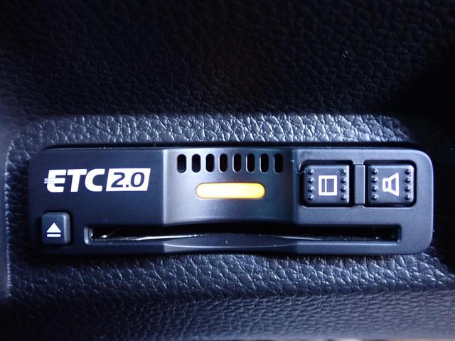 ヴェゼル ｅ：ＨＥＶＺ　１オーナー　禁煙　メーカー純正９インチナビ　フォグライト・サイドステップガーニッシュ　テールゲートスポイラー　ドアハンドルカバー　前後ドラレコ　ＴＶキット　エキパイフィニッシャー　ブラインドスポット（11枚目）