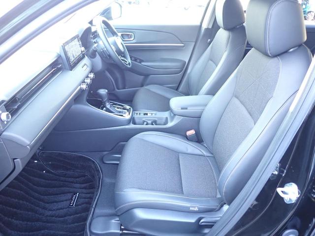 ヴェゼル ｅ：ＨＥＶＺ　１オーナー　禁煙　メーカー純正９インチナビ　フォグライト・サイドステップガーニッシュ　テールゲートスポイラー　ドアハンドルカバー　前後ドラレコ　ＴＶキット　エキパイフィニッシャー　ブラインドスポット（25枚目）