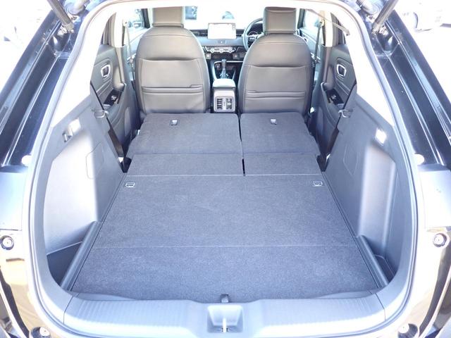 ヴェゼル ｅ：ＨＥＶＺ　１オーナー　禁煙　メーカー純正９インチナビ　フォグライト・サイドステップガーニッシュ　テールゲートスポイラー　ドアハンドルカバー　前後ドラレコ　ＴＶキット　エキパイフィニッシャー　ブラインドスポット（29枚目）