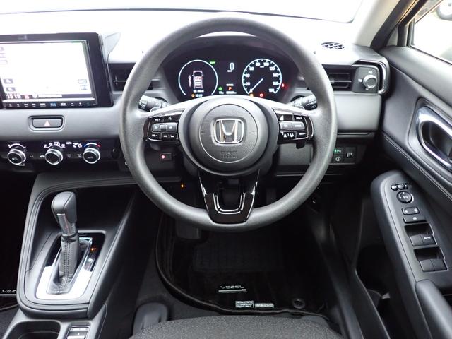 ヴェゼル ｅ：ＨＥＶＸ　ワンオーナー車　禁煙車　純正８インチメモリーナビ　ＥＴＣ　駐車録画付き前後ドラレコ　ラゲッジトレー　シートバックトレー　ＴＶキット　ＵＳＢ　バックカメラ　フルセグ　ＣＤ　ＤＶＤ再生　ＢＴ（29枚目）