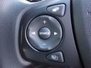 ◆ハンドルに【オーディオリモコンスイッチ】が装備されてます。視点をそらすことなく、ボリューム調整・オーディオソース切替・選曲が出来ます。運転しながら安全に操作が可能になりました。