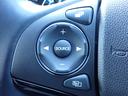 ◆ハンドルに【オーディオリモコンスイッチ】が装備されてます。視点をそらすことなく、ボリューム調整・オーディオソース切替・選曲が出来ます。運転しながら安全に操作が可能になりました。