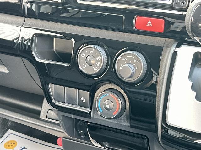 ロングＤＸ　車中泊　トヨタセーフティセンス　バックカメラ　ビルトインＥＴＣ　Ｂｌｕｅｔｏｏｔｈ接続　ＬＤＡ　純正ナビ　キーレス　両側スライドドア　バッドフェイス　ベッドキット　シートカバー　フルエアロ　ローダウン(27枚目)