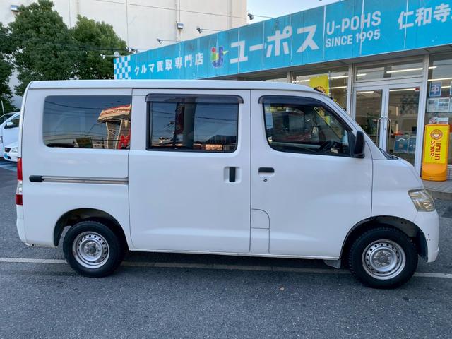 タウンエースバン ＧＬ　純正ＣＤオーディオ　キーレスエントリー　パワーウインドウ　ＬＥＤヘッドライト　フォグランプ　ＥＴＣ　エアコン（4枚目）
