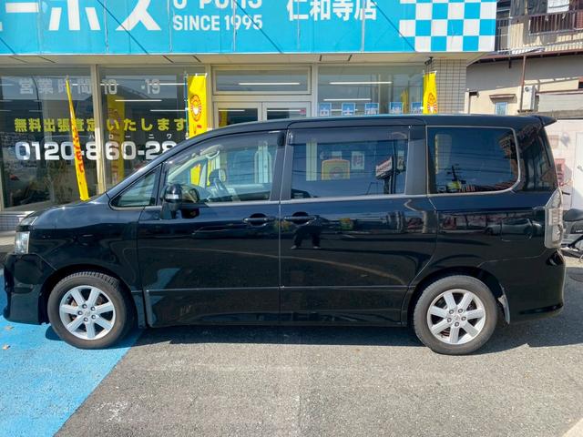 ヴォクシー ZS パワーステアリング 電動格納ミラー スマートキー プッシュスタート 3列シート CD DVD バックカメラ ETC 左側電動スライドドア TV 左右独立オートエアコン(4枚目)