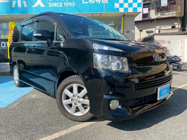 ヴォクシー ZS パワーステアリング 電動格納ミラー スマートキー プッシュスタート 3列シート CD DVD バックカメラ ETC 左側電動スライドドア TV 左右独立オートエアコン(8枚目)