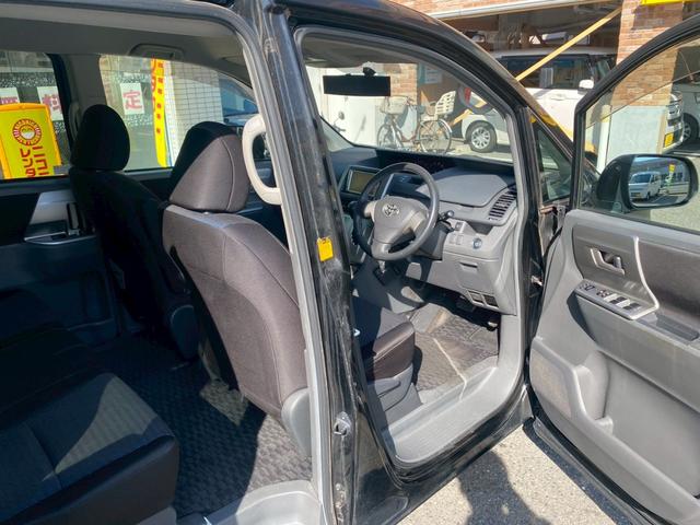 ヴォクシー ZS パワーステアリング 電動格納ミラー スマートキー プッシュスタート 3列シート CD DVD バックカメラ ETC 左側電動スライドドア TV 左右独立オートエアコン(11枚目)