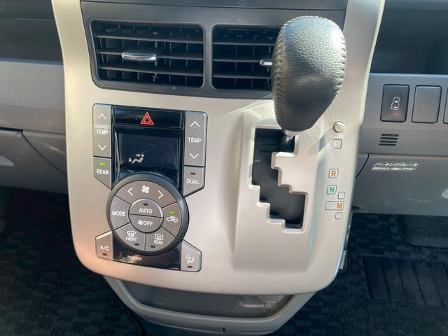 ヴォクシー ZS パワーステアリング 電動格納ミラー スマートキー プッシュスタート 3列シート CD DVD バックカメラ ETC 左側電動スライドドア TV 左右独立オートエアコン(19枚目)