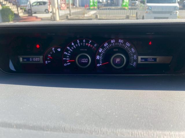 ヴォクシー ZS パワーステアリング 電動格納ミラー スマートキー プッシュスタート 3列シート CD DVD バックカメラ ETC 左側電動スライドドア TV 左右独立オートエアコン(20枚目)