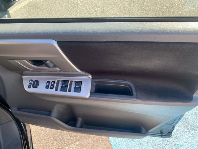 ヴォクシー ZS パワーステアリング 電動格納ミラー スマートキー プッシュスタート 3列シート CD DVD バックカメラ ETC 左側電動スライドドア TV 左右独立オートエアコン(25枚目)