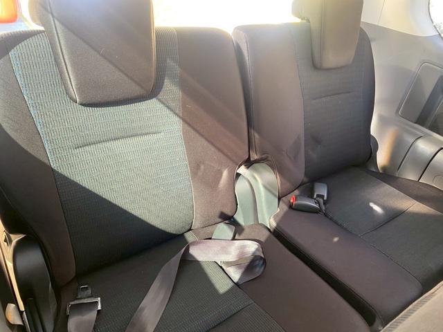 ヴォクシー ZS パワーステアリング 電動格納ミラー スマートキー プッシュスタート 3列シート CD DVD バックカメラ ETC 左側電動スライドドア TV 左右独立オートエアコン(31枚目)