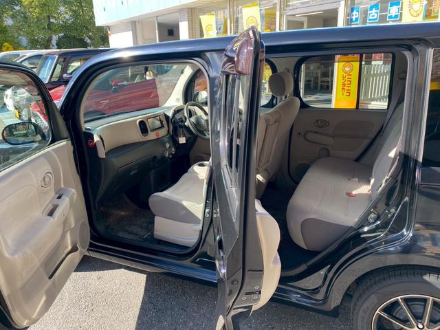 キューブ １５Ｘ　プッシュスタート　スマートキー　アイドリングストップ　純正ナビ　Ｂｌｕｅｔｏｏｔｈ接続　バックカメラ　社外１５インチアルミホイール（9枚目）