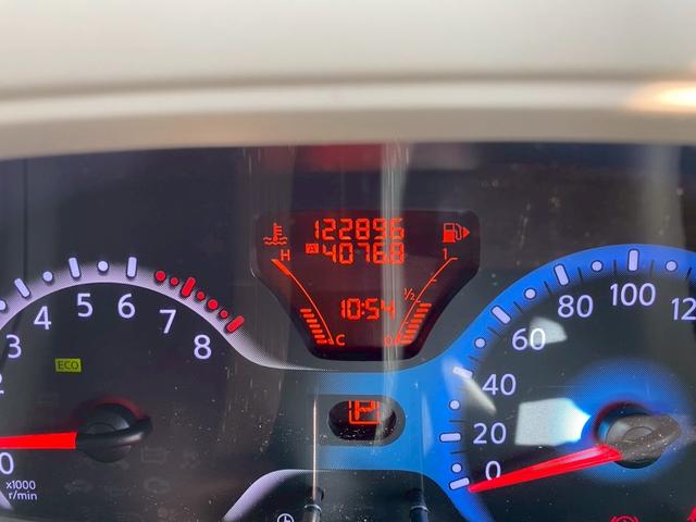 キューブ １５Ｘ　プッシュスタート　スマートキー　アイドリングストップ　純正ナビ　Ｂｌｕｅｔｏｏｔｈ接続　バックカメラ　社外１５インチアルミホイール（31枚目）